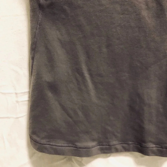 Lululemon Size 4  Racerback Tank Top Built In Bra - Picture 13 of 16